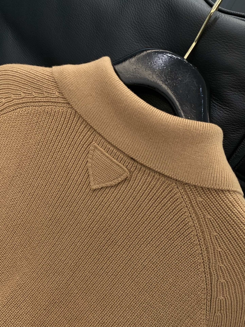 Pra*a sweater